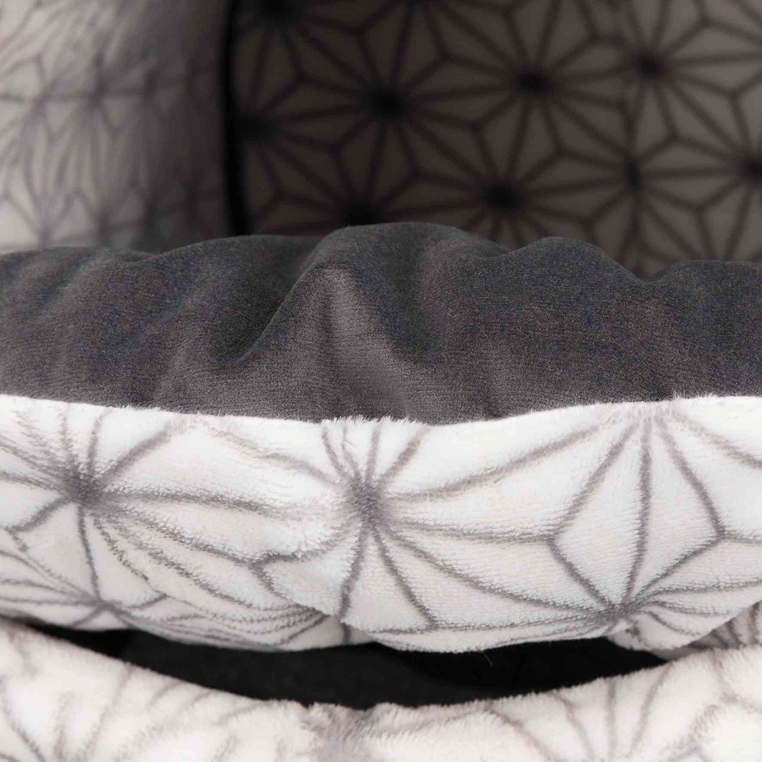 Cueva Suave Diamond, 35 × 26 × 40 cm, Antracita-Blanco