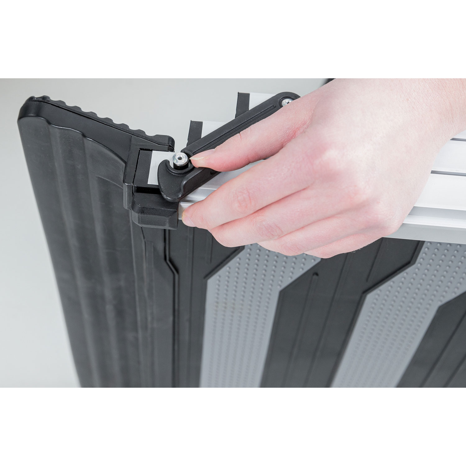 Rampa, Telescópica 3 pasos, 40 × 78–175 cm, 6.8 kg, Negro/Gris