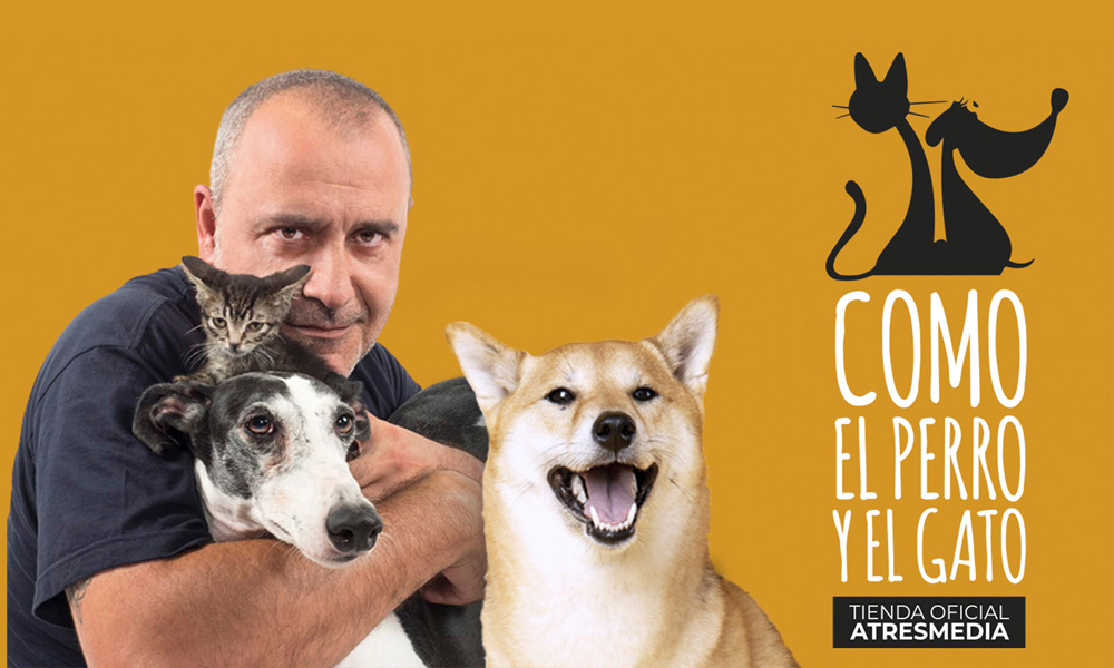 Carlos con sus perros y gato